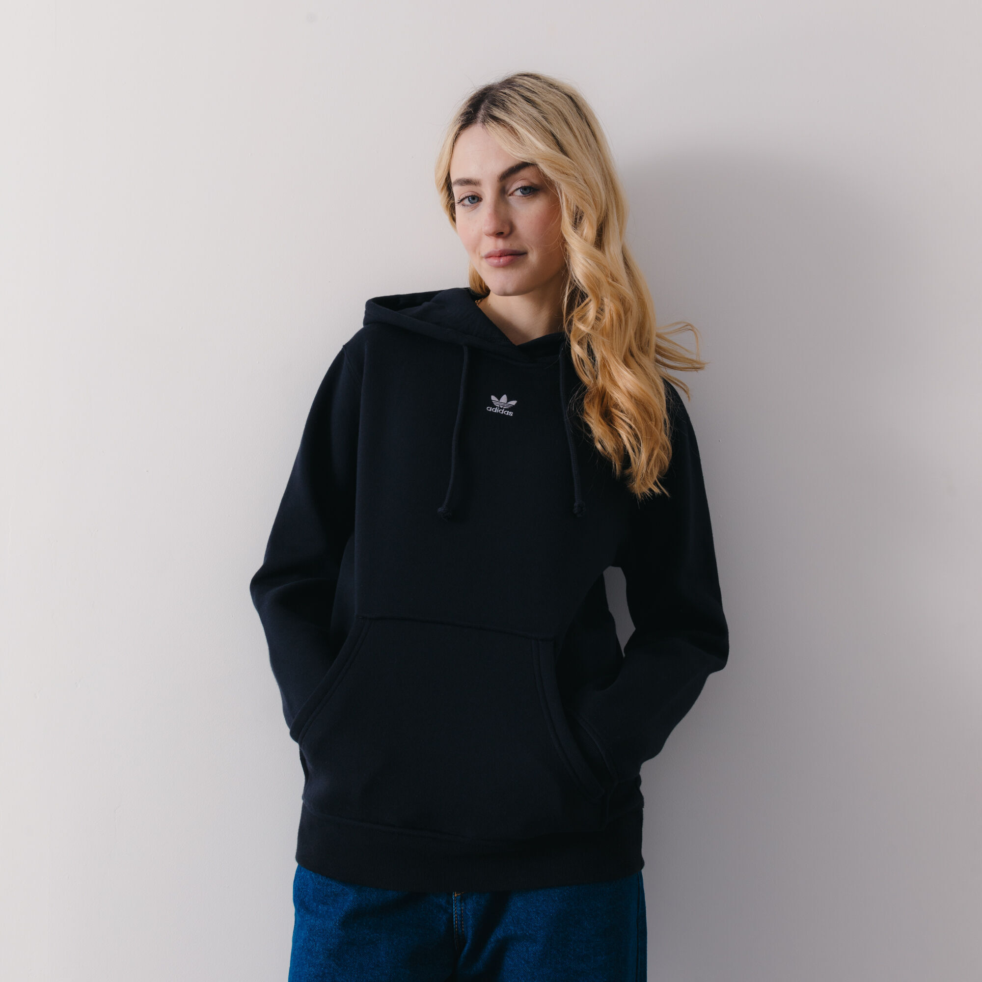 ADIDAS ORIGINALS SUDADERA CON CAPUCHA ESENCIAL CENTERED TREFOIL