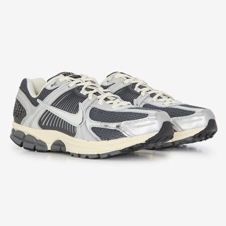 NIKE zoom vomero ZOOM VOMERO 5 GRIS/PLATEADO HOMBRE