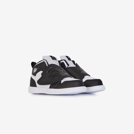 JORDAN SKY JORDAN 1 CF BLANCO/NEGRO BEBÉ