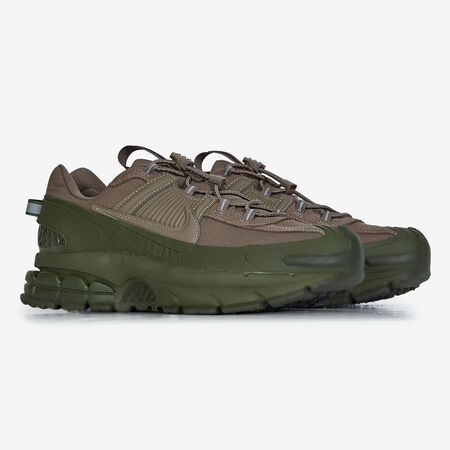 NIKE zoom vomero ZOOM VOMERO ROAM CAQUI HOMBRE