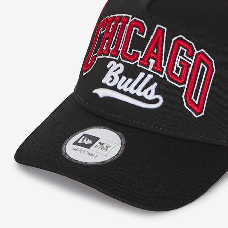NEW ERA TRUCKER EFRAME CHICAGO BULLS NEGRO HOMBRE