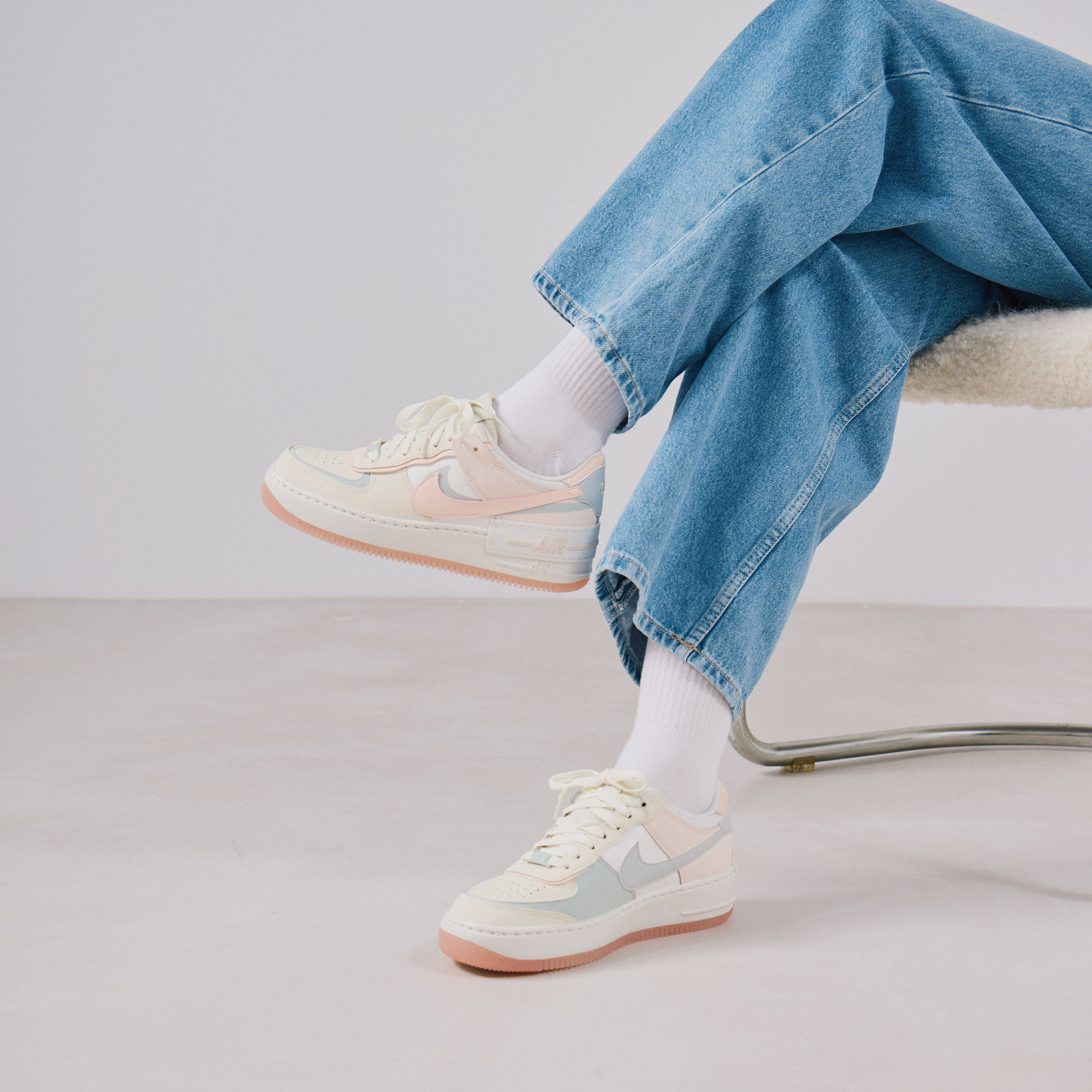 NIKE AIR FORCE 1 SHADOW BEIGE ROSA CORDONES MUJER Courir.es