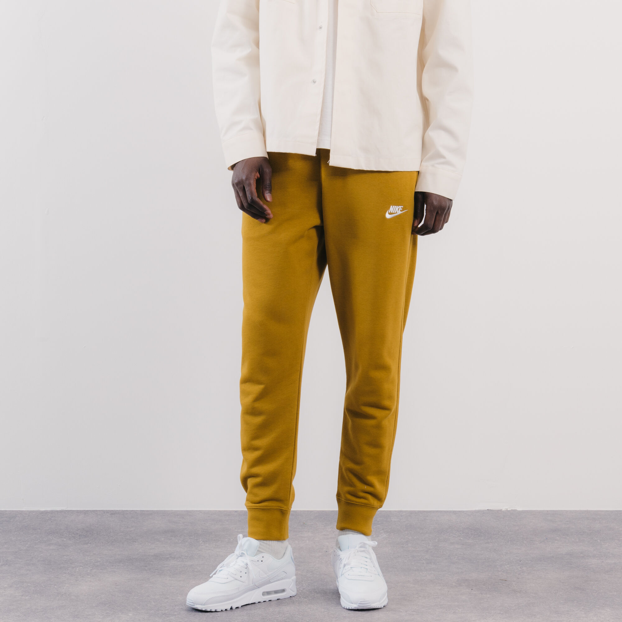 PANTAL N NIKE AMARILLO Comprar en linea Courir.es