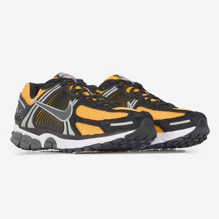 NIKE zoom vomero ZOOM VOMERO 5 NEGRO/NARANJA HOMBRE