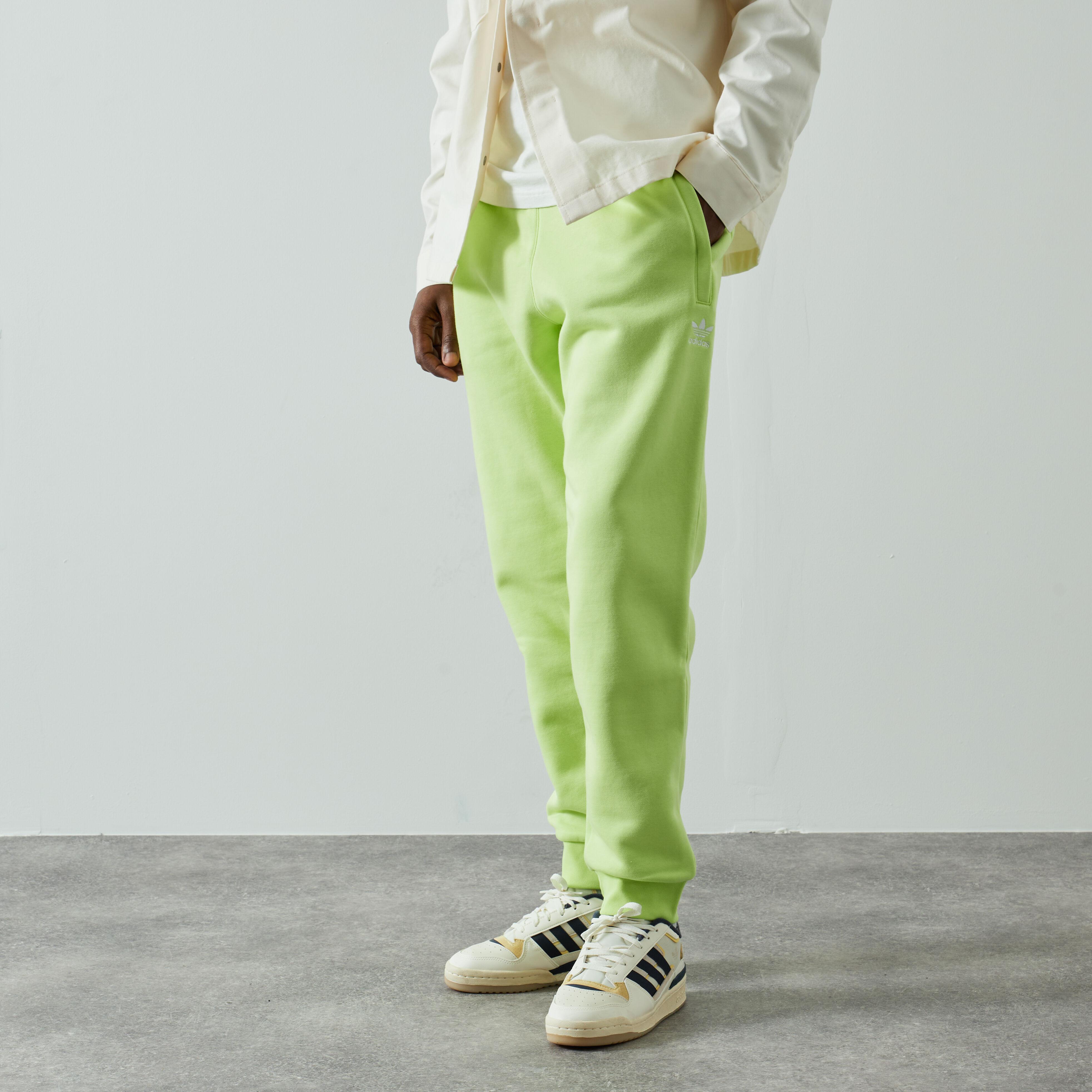 Pantalon jogger verde on sale hombre