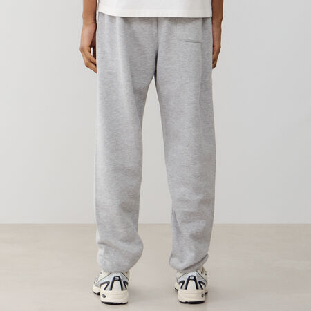 NEW BALANCE PANT JOGGER SMALL LOGO GRIS/BLANCO HOMBRE