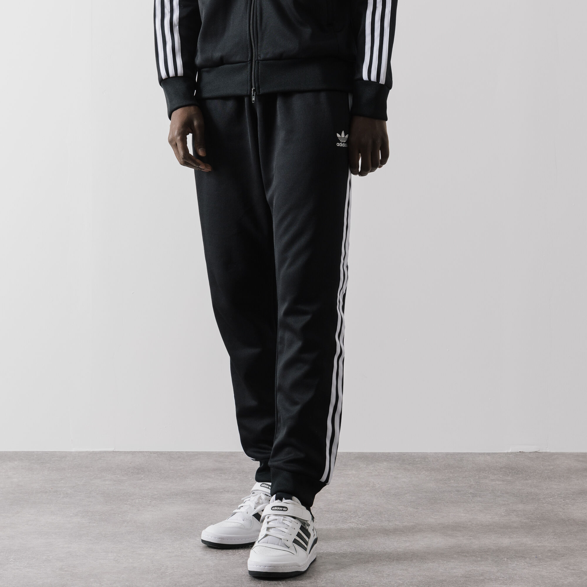 Pantalon jogger adidas clearance