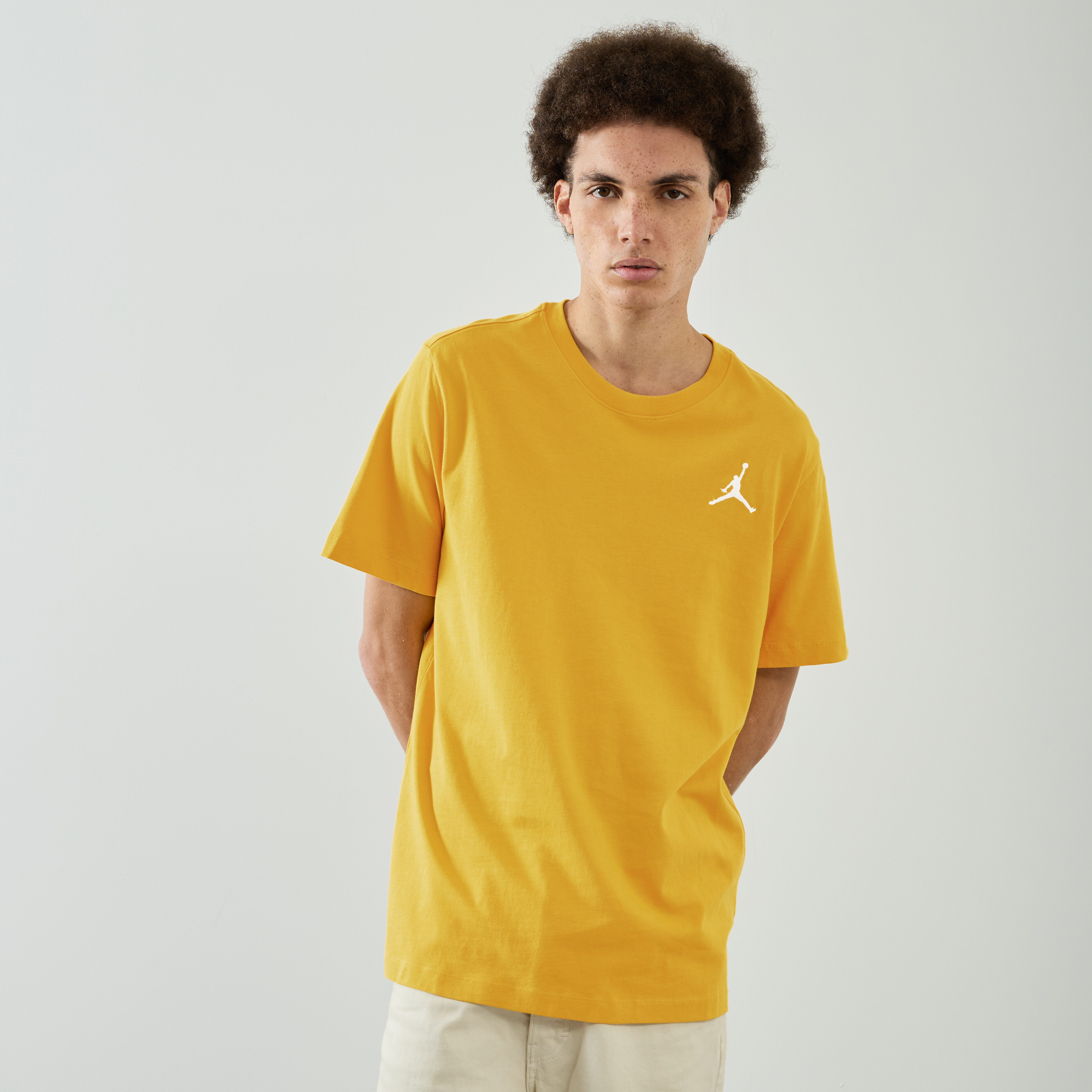 Camiseta jordan amarilla hotsell