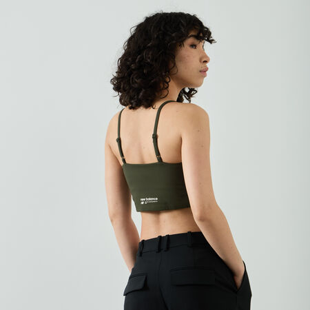 NEW BALANCE TOP CROP BRA SMALL LOGO KAKI MUJER