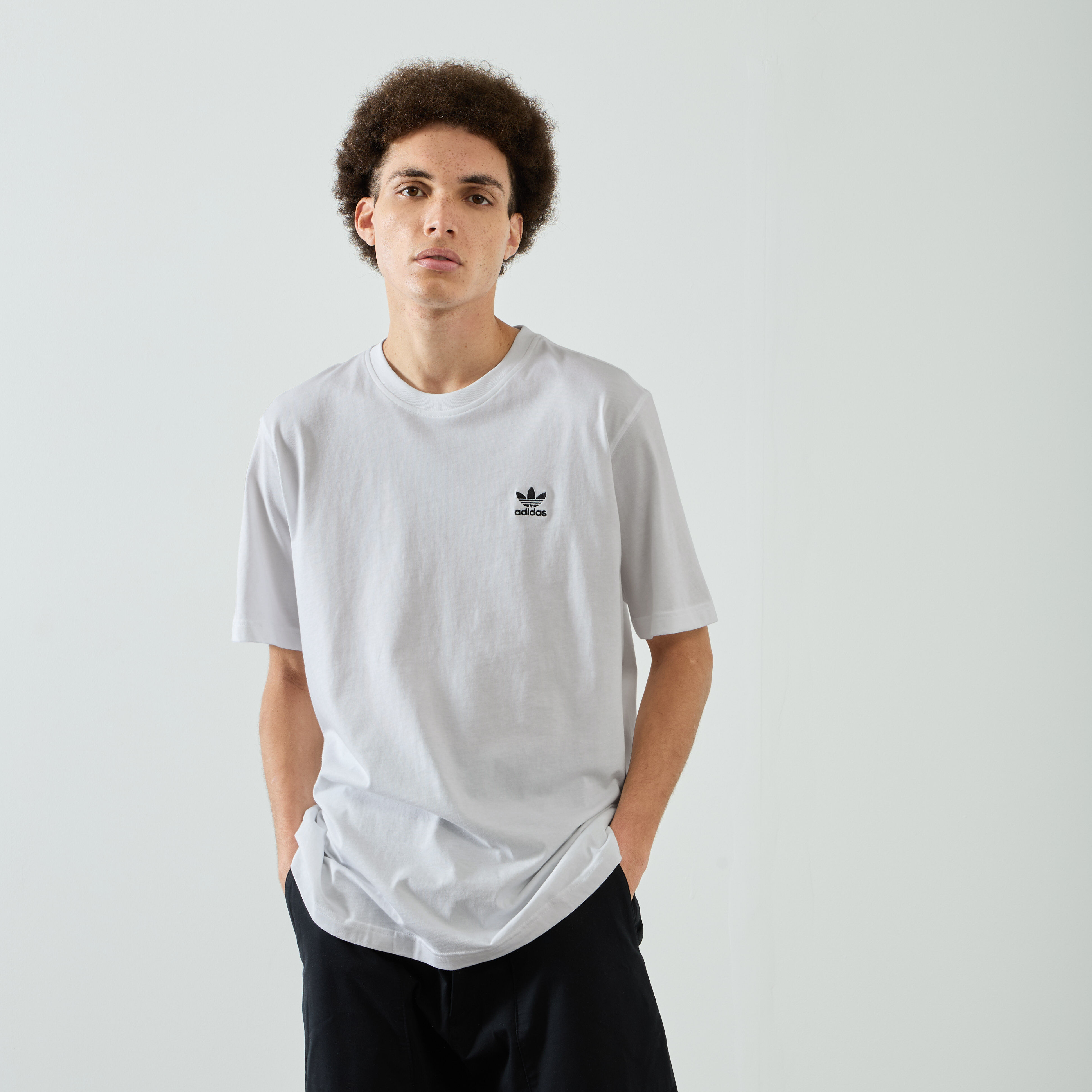 Camiseta adidas originals blanca hombre hot sale