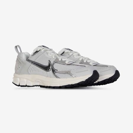 NIKE zoom vomero ZOOM VOMERO 5 CHROME PLATEADO/BEIGE JUNIOR