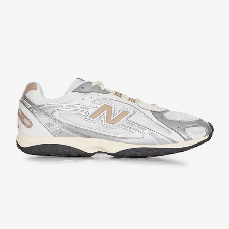 NEW BALANCE 204 BLANCO/PLATEADO HOMBRE