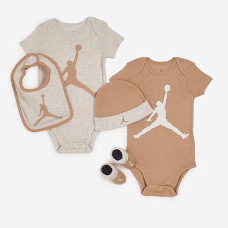 JORDAN 5 PC SET JORDAN CORE BEIGE BEBÉ