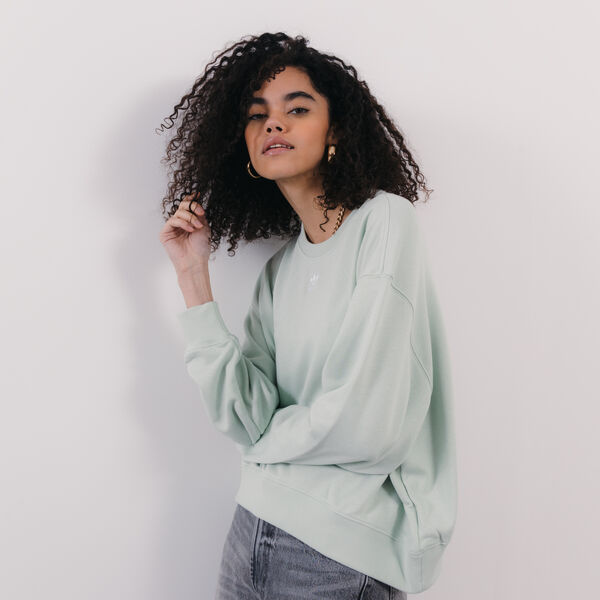 Feud her Surrey ADIDAS ORIGINALS SUDADERA CREW ESSENTIAL TREFOIL VERDE AGUA - SUDADERA MUJER  | Courir.es