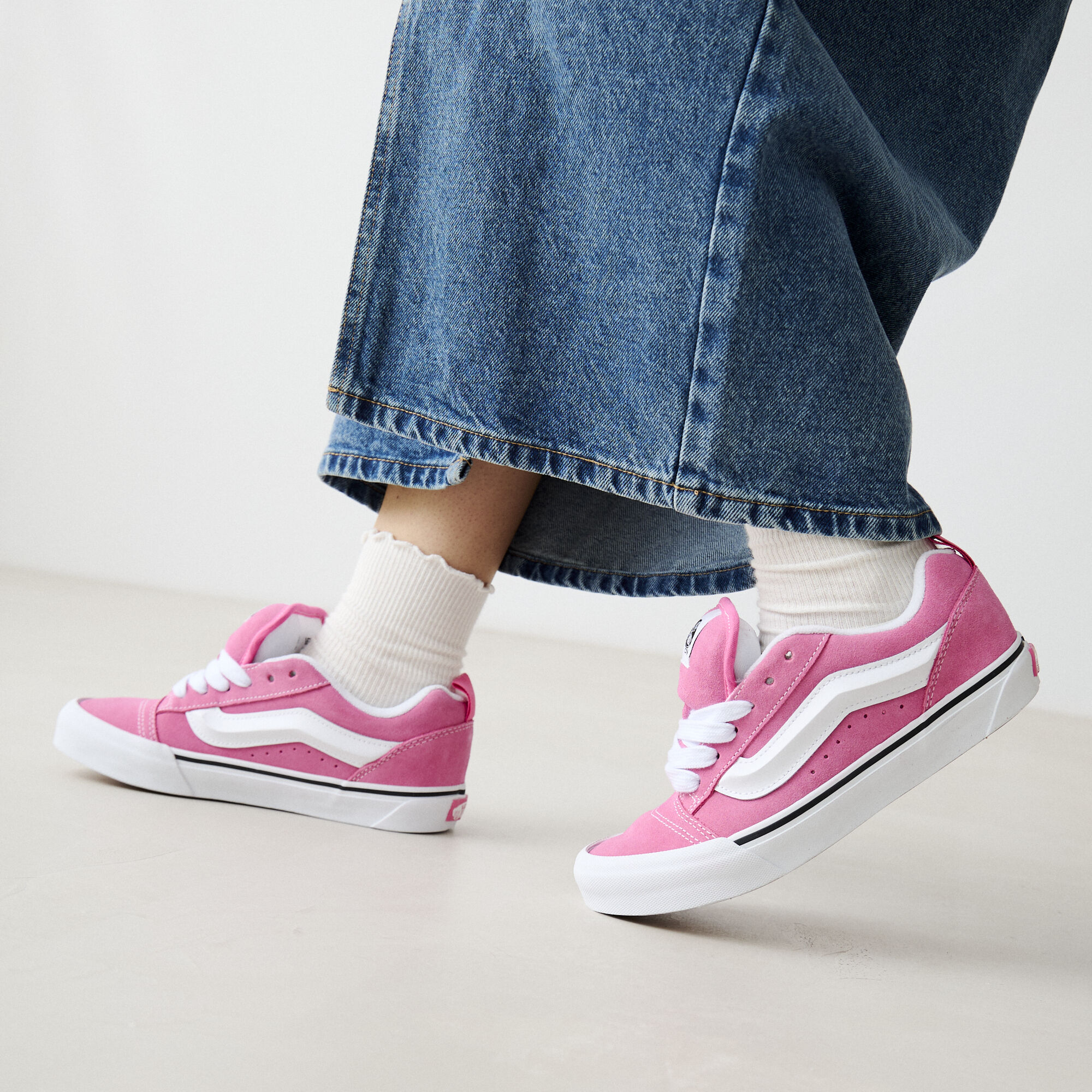 Zapatillas vans rosas y blancas 2025