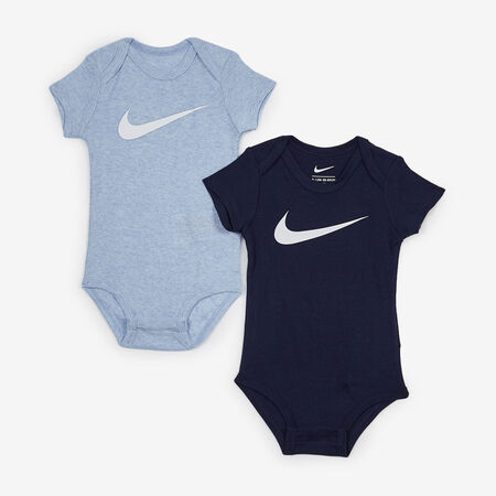 NIKE 5 PC SET BODYSUIT HAT BOOTIE ESSENTIALS AZUL BEBÉ