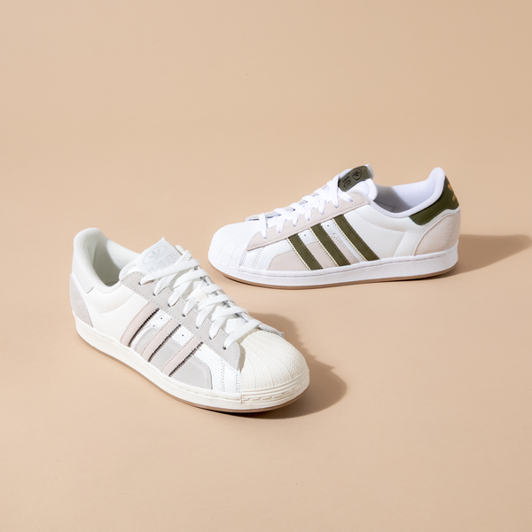 ADIDAS ORIGINALS SUPERSTAR PLAY HARD BLANCO CAQUI SNEAKERS
