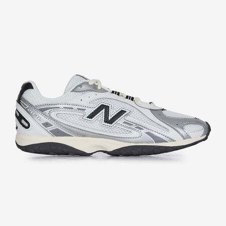 NEW BALANCE 204 BLANCO/NEGRO MUJER