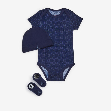 JORDAN 3 PC SET BODYSUIT HAT BOOTIE MONOGRAM MA BEBÉ