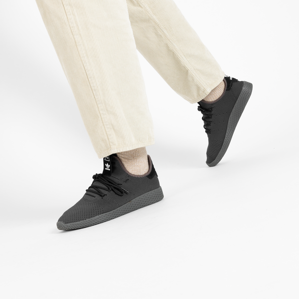Nebu pegatina desenterrar ADIDAS ORIGINALS TENNIS HU PHARRELL WILLIAMS NEGRO/GRIS | Courir.es
