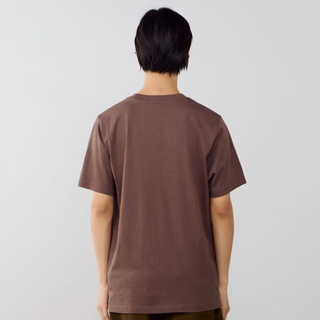 NEW BALANCE TEE SHIRT OVAL LOGO MARR&Oacute;N/BEIGE HOMBRE
