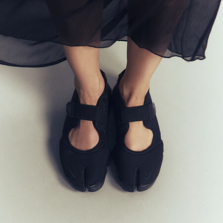 NIKE AIR RIFT NEGRO MUJER