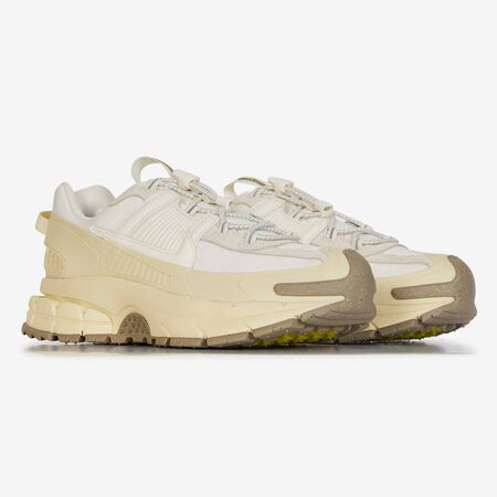 NIKE zoom vomero ZOOM VOMERO ROAM BEIGE HOMBRE