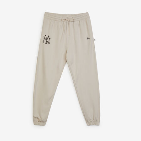 NEW ERA PANT JOGGER NY YANKEES LEO INFILL LOGO BEIGE/MARRÓN HOMBRE