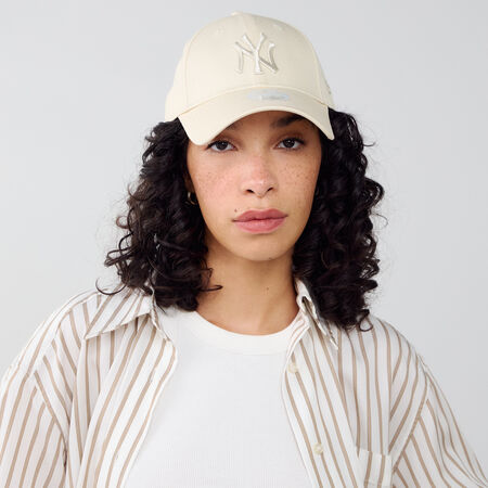 NEW ERA 9FORTY WOMEN NY METALLIC LOGO BEIGE MUJER