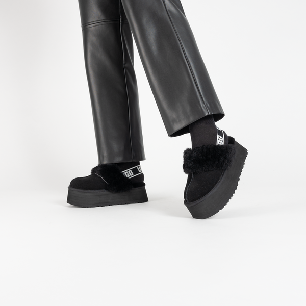 UGG FUNKETTE NEGRO - SLIP ON MUJER | Courir.es