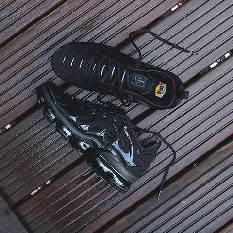 NIKE VAPORMAX PLUS NEGRO CORDONES HOMBRE Courir.es